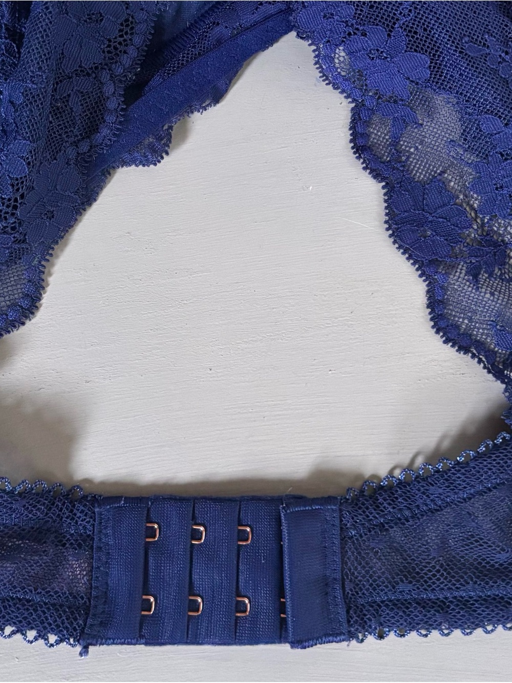 VICTORIA’S SECRET Dream Angels Crushed Velvet Plunge Lace Bralette - Picture 7 of 12